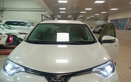 Toyota RAV4, 2019 год, 2 800 000 рублей, 1 фотография