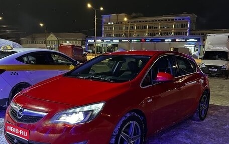 Opel Astra J, 2012 год, 820 000 рублей, 1 фотография