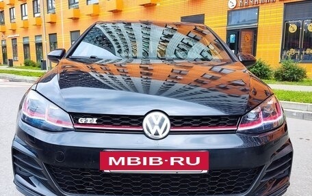 Volkswagen Golf GTI VII, 2018 год, 2 400 000 рублей, 2 фотография