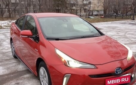 Toyota Prius IV XW50, 2019 год, 2 500 000 рублей, 3 фотография