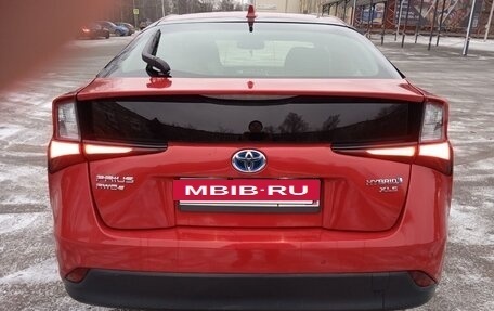 Toyota Prius IV XW50, 2019 год, 2 500 000 рублей, 15 фотография