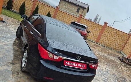 Hyundai Sonata VI, 2010 год, 980 000 рублей, 3 фотография