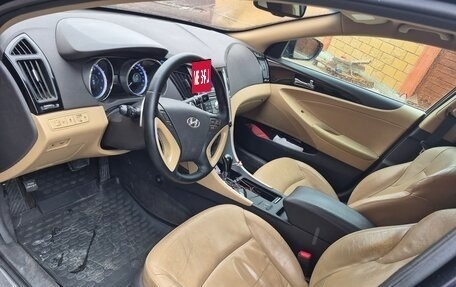 Hyundai Sonata VI, 2010 год, 980 000 рублей, 6 фотография