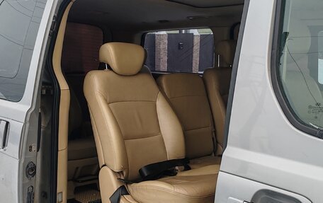 Hyundai Grand Starex Grand Starex I рестайлинг 2, 2011 год, 1 750 000 рублей, 3 фотография