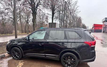 Mitsubishi Outlander III рестайлинг 3, 2020 год, 1 830 000 рублей, 2 фотография