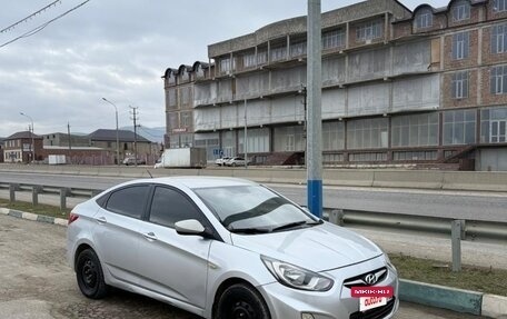 Hyundai Solaris II рестайлинг, 2012 год, 620 000 рублей, 2 фотография