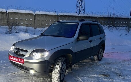 Chevrolet Niva I рестайлинг, 2013 год, 730 000 рублей, 2 фотография