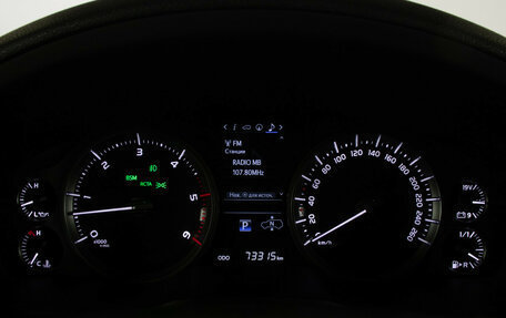 Toyota Land Cruiser 200, 2017 год, 7 498 000 рублей, 11 фотография