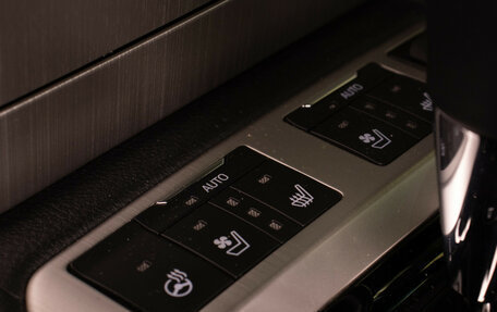 Toyota Land Cruiser 200, 2017 год, 7 498 000 рублей, 21 фотография