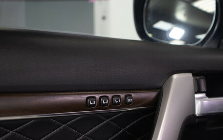 Toyota Land Cruiser 200, 2017 год, 7 498 000 рублей, 24 фотография