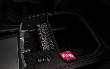 Toyota Land Cruiser 200, 2017 год, 7 498 000 рублей, 27 фотография