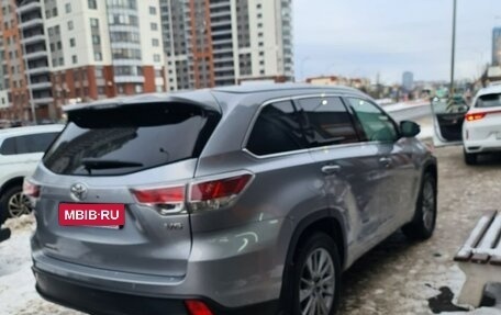 Toyota Highlander III, 2015 год, 3 200 000 рублей, 7 фотография