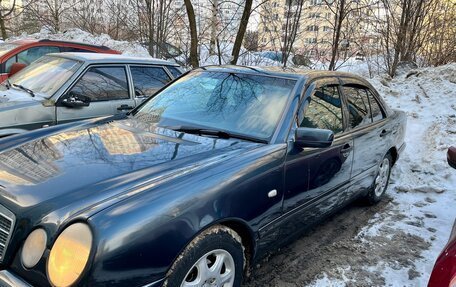 Mercedes-Benz E-Класс, 1999 год, 650 000 рублей, 3 фотография