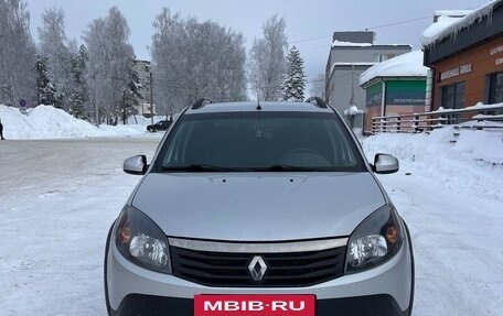 Renault Sandero I, 2014 год, 830 000 рублей, 2 фотография