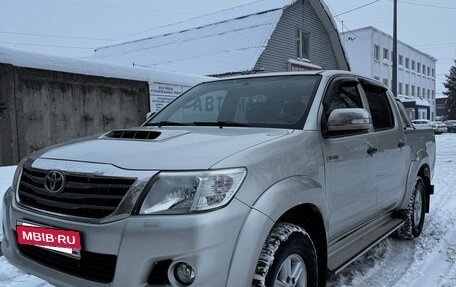 Toyota Hilux VII, 2012 год, 1 880 000 рублей, 2 фотография