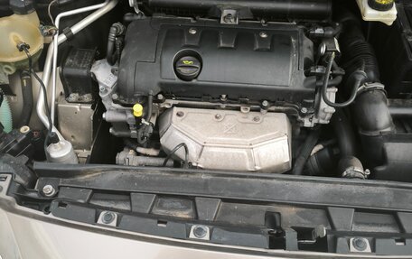 Peugeot 408 I рестайлинг, 2014 год, 695 000 рублей, 7 фотография