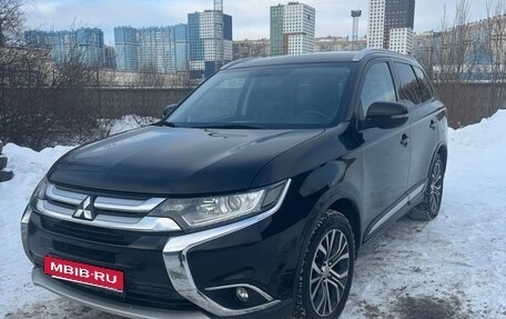 Mitsubishi Outlander III рестайлинг 3, 2016 год, 1 750 000 рублей, 2 фотография