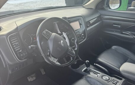 Mitsubishi Outlander III рестайлинг 3, 2016 год, 1 750 000 рублей, 8 фотография