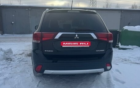 Mitsubishi Outlander III рестайлинг 3, 2016 год, 1 750 000 рублей, 5 фотография