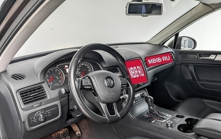 Volkswagen Touareg III, 2011 год, 1 800 000 рублей, 16 фотография