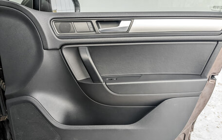 Volkswagen Touareg III, 2011 год, 1 800 000 рублей, 23 фотография