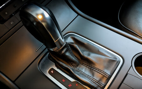 Volkswagen Touareg III, 2011 год, 1 800 000 рублей, 25 фотография