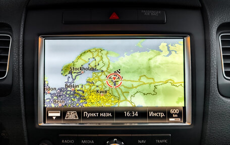 Volkswagen Touareg III, 2011 год, 1 800 000 рублей, 27 фотография