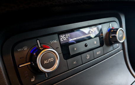 Volkswagen Touareg III, 2011 год, 1 800 000 рублей, 26 фотография