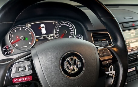 Volkswagen Touareg III, 2011 год, 1 800 000 рублей, 28 фотография
