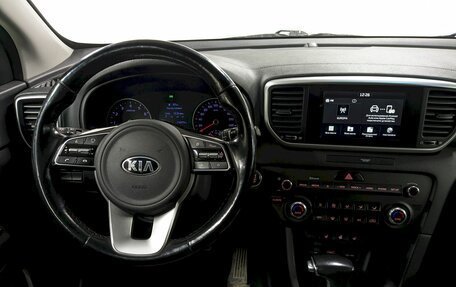 KIA Sportage IV рестайлинг, 2019 год, 2 250 000 рублей, 21 фотография