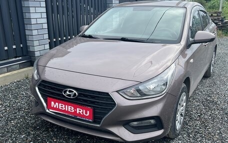 Hyundai Solaris II рестайлинг, 2018 год, 1 400 000 рублей, 1 фотография