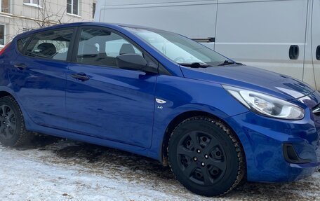 Hyundai Solaris II рестайлинг, 2013 год, 990 000 рублей, 1 фотография