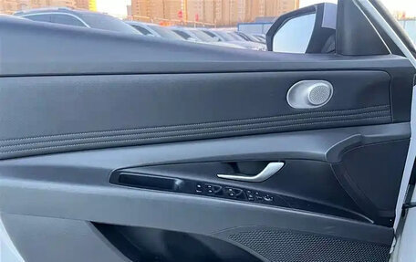 Hyundai Elantra, 2022 год, 1 530 000 рублей, 13 фотография