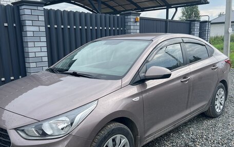 Hyundai Solaris II рестайлинг, 2018 год, 1 400 000 рублей, 5 фотография