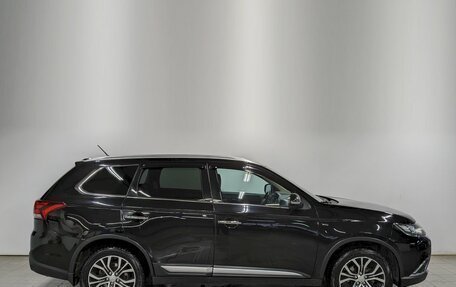 Mitsubishi Outlander III рестайлинг 3, 2016 год, 2 050 000 рублей, 4 фотография