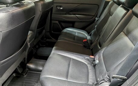 Mitsubishi Outlander III рестайлинг 3, 2016 год, 2 050 000 рублей, 16 фотография