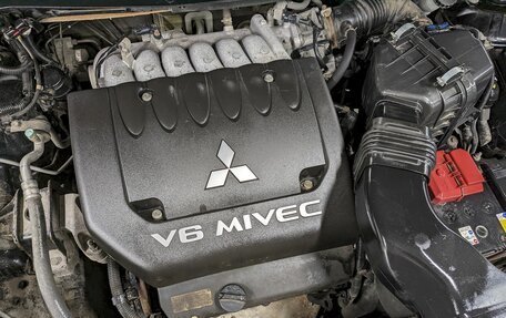 Mitsubishi Outlander III рестайлинг 3, 2016 год, 2 050 000 рублей, 9 фотография