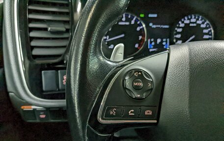 Mitsubishi Outlander III рестайлинг 3, 2016 год, 2 050 000 рублей, 27 фотография