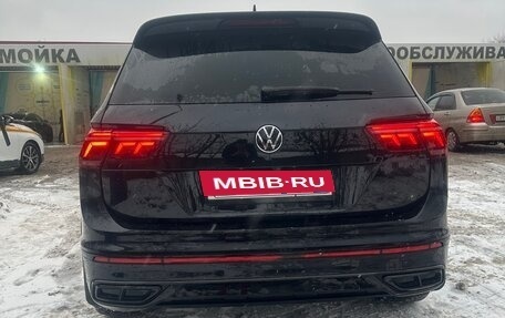 Volkswagen Tiguan II, 2021 год, 3 950 000 рублей, 5 фотография