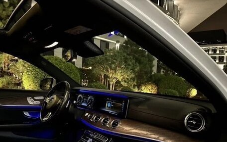 Mercedes-Benz E-Класс, 2016 год, 2 530 000 рублей, 21 фотография