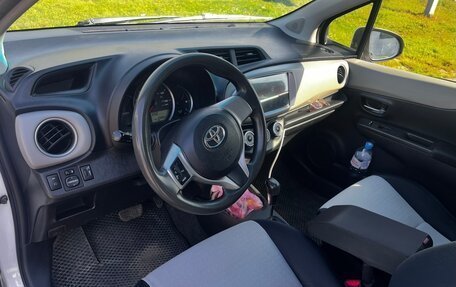 Toyota Yaris III рестайлинг, 2012 год, 1 000 000 рублей, 7 фотография