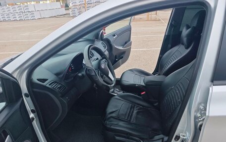 Hyundai Solaris II рестайлинг, 2013 год, 970 000 рублей, 20 фотография