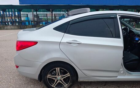 Hyundai Solaris II рестайлинг, 2013 год, 970 000 рублей, 17 фотография