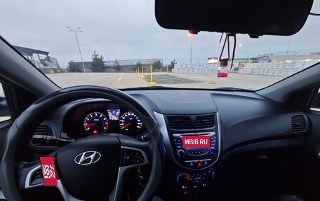 Hyundai Solaris II рестайлинг, 2013 год, 970 000 рублей, 25 фотография