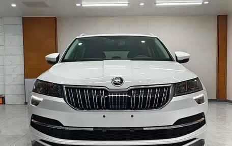 Skoda Karoq I, 2022 год, 2 180 000 рублей, 2 фотография