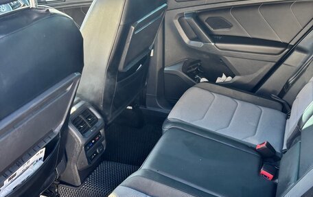 Volkswagen Tiguan II, 2018 год, 2 200 000 рублей, 6 фотография