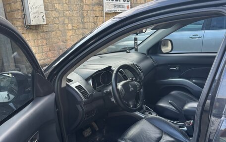 Mitsubishi Outlander III рестайлинг 3, 2006 год, 930 000 рублей, 5 фотография