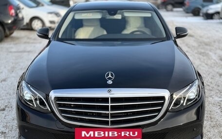 Mercedes-Benz E-Класс, 2019 год, 1 840 000 рублей, 3 фотография