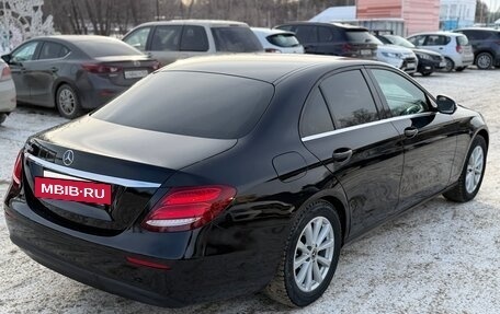 Mercedes-Benz E-Класс, 2019 год, 1 840 000 рублей, 4 фотография
