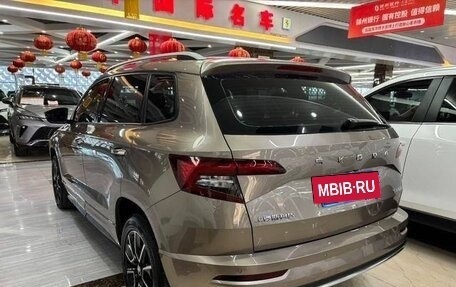 Skoda Karoq I, 2022 год, 1 900 000 рублей, 2 фотография